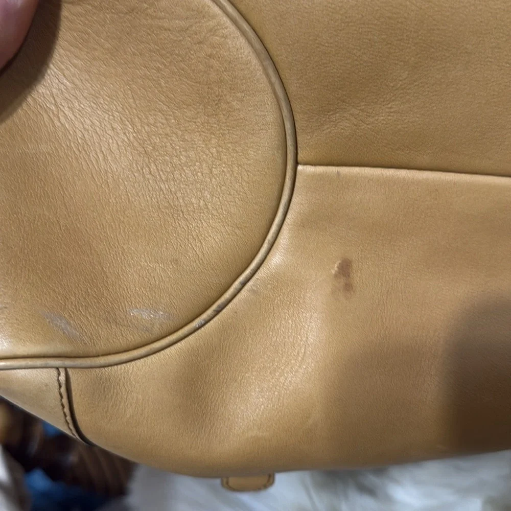 Gucci Women's Tan Leather Bag - Picture 9 of 16